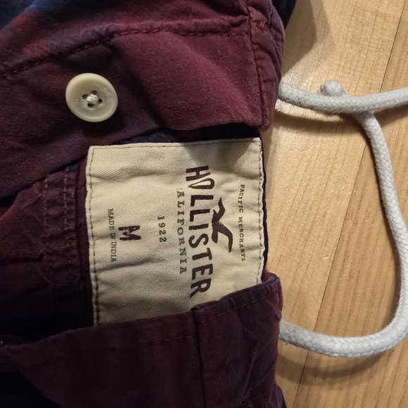 HOLLISTER button down - Picture 2 of 2